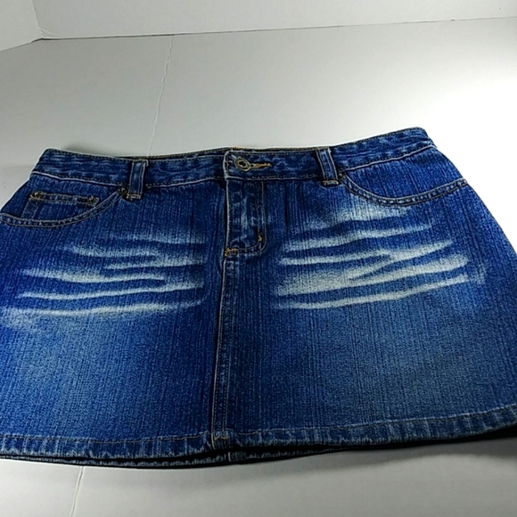 Aeropostale Denim Skirt. - Picture 1 of 5